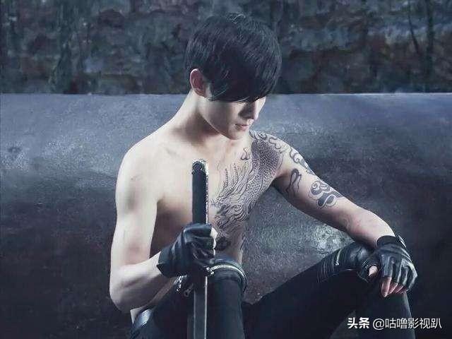 《盗墓笔记》和《鬼吹灯》里面最厉害的高手是谁？