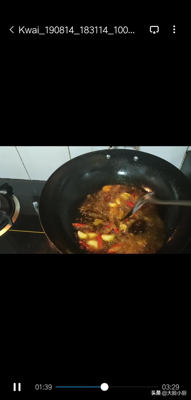 大盘鸡是哪里的菜系(大盘鸡哪里的最正宗味道好)