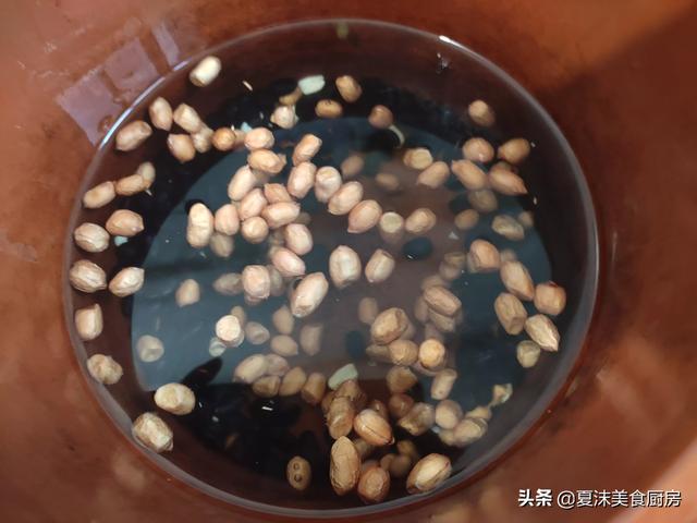 炒黑豆的做法,盐炒黑豆用大粒的还是小粒的好？