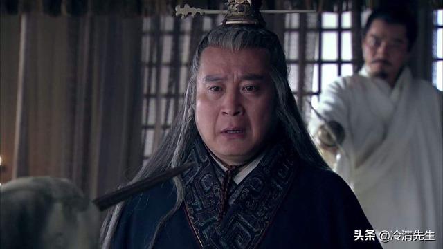 樊於期为什么叛秦:刘邦为何要反秦？你觉得项羽和刘邦的差距在哪？