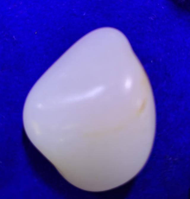 几百元的和田玉是真的吗,两三千块钱能买到真的和田玉籽料吗？