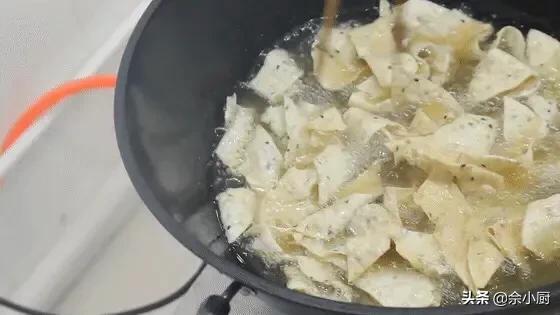 糖油果子做法和配方是什么，怎样做糖坨罗圆面团，里面裹糖，油炸教视频