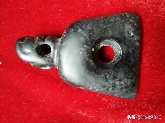 玉文化历史,除了东亚外，埃及和西亚有玉器文化吗？