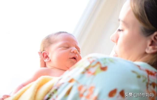 女性产后该如何正确护理，产后乳房的护理要注意什么问题