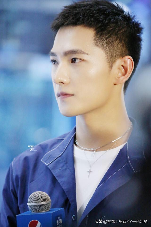同样都是人,为什么杨洋长这么帅呢？人狠话不多,你喜欢这样的洋洋吗？