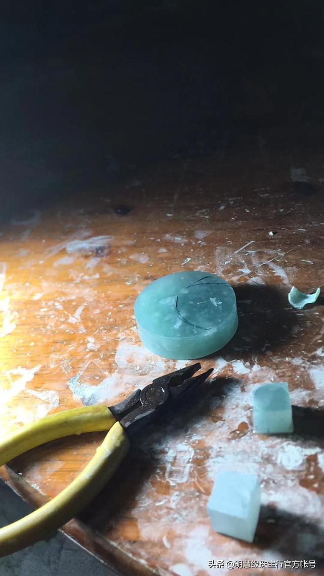 销售翡翠如何夸赞翡翠,为啥有人说玩翡翠时买者如鼠，卖者如虎？