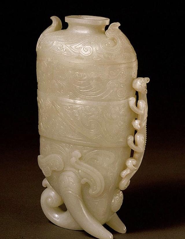 玉石打蜡是用液体石蜡吗,出土玉器表层为啥还有蜡？