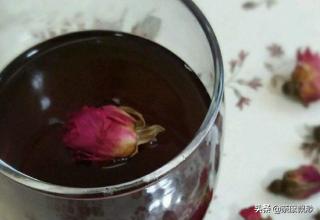 黑枸杞玫瑰花茶怎么泡，玫瑰花加菊花加枸杞可以泡茶吗？