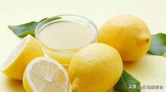柠檬水的功效与作用，女性喝柠檬水，长期坚持会有什么好处和坏处？