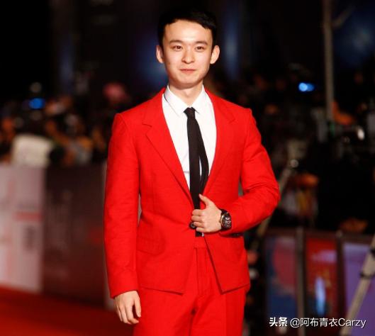 姜潮公开恋情:五位早结婚的男星，四位已经当爹，一位既有智慧又有颜值，是谁？