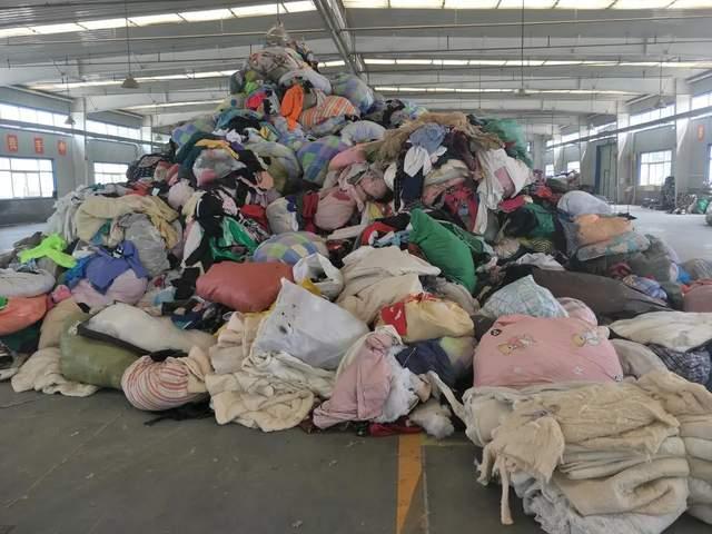 新手怎样回收旧衣服，家里有很多旧衣服，怎么处理，可以回收吗