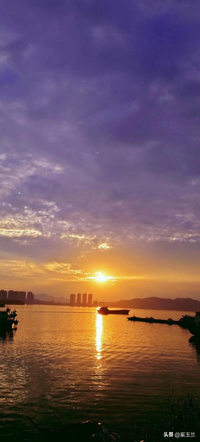 适合早晨发朋友圈的图片:你有没有拍过清晨，傍晚，夕阳？能分享出来吗，觉得怎么样？