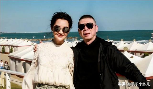 张涵予个人资料:中国最迷人酒窝美女许晴，有过一位亿万富翁男友后，为何从此单着
