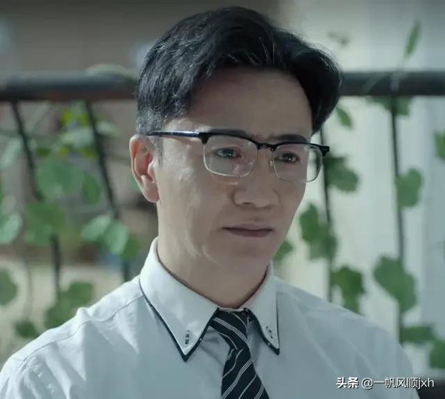 燃烧电视剧情介绍:电视剧《燃烧》里许家桐和罗伯特是什么关系