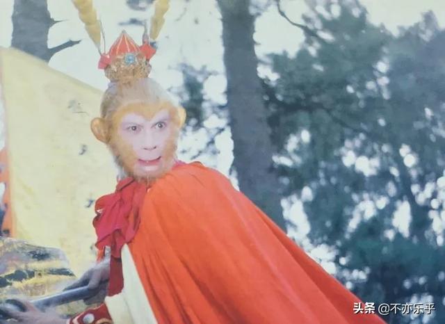 真假美猴王简介:六小龄童的西游记电影为什么没有消息了，从15年开始到现在？