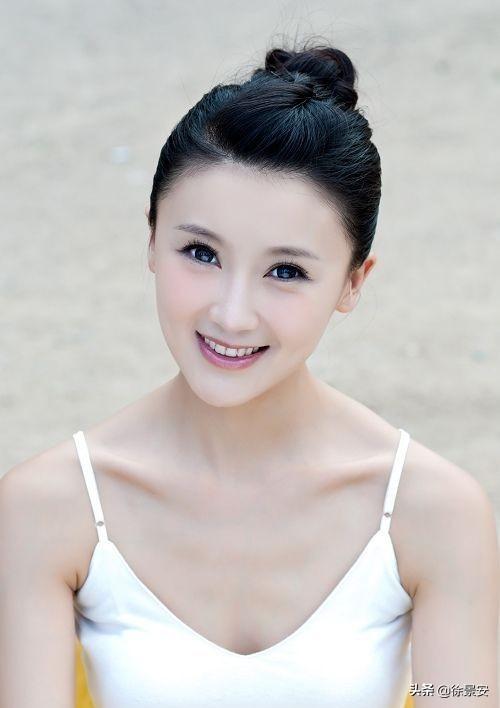 头条问答 - 甘薇,影视女演员,"京城四美"之一,你感觉她哪部戏演得最好