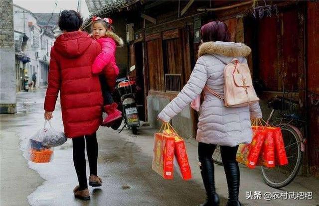 人穷的时候要少在家里,为什么有人说人穷要少走亲戚？