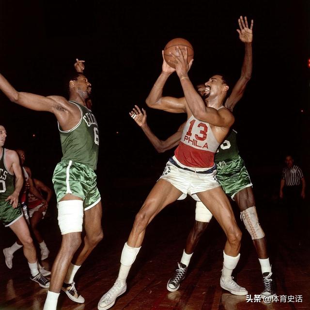 为什么张伯伦的各项得分数据如此惊人，在篮球界中的地位却不及乔丹，同位置相比也不如贾巴尔呢？插图15