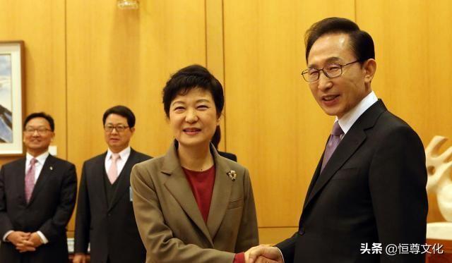 同样是阶下囚，朴槿惠与李明博的狱中“待遇”为什么不一样？