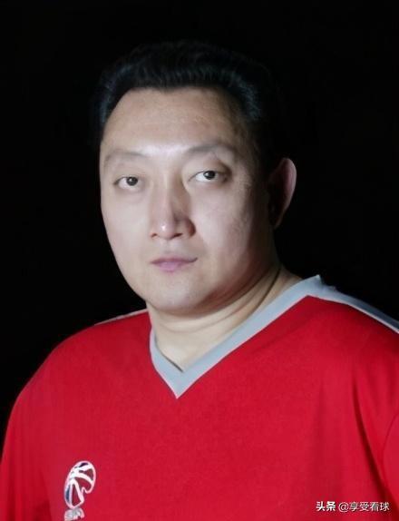 最新消息：于学鹏代替杨鸣执教辽篮打全运会，是为了保护杨鸣吗？