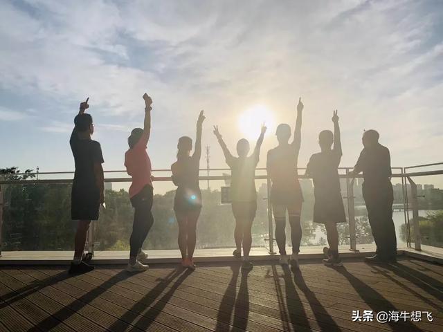 跑前热身动作,跑步之前拉伸有什么作用？