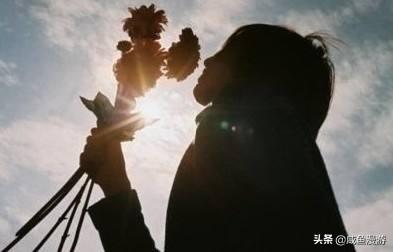 怎么才能让男友从不够喜欢自己到很爱自己？