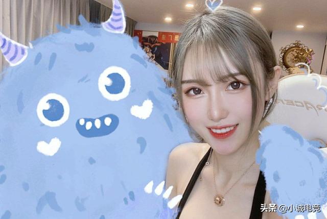 LOL腐团儿微博晒“怪兽合照”,黑色吊带引网友热议：怪兽手不要乱放,你怎么看？