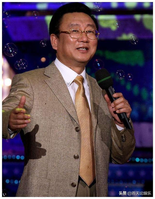 蒋大为国籍是哪国人:那么多中国的孩子在英国上学他们的目的是什么