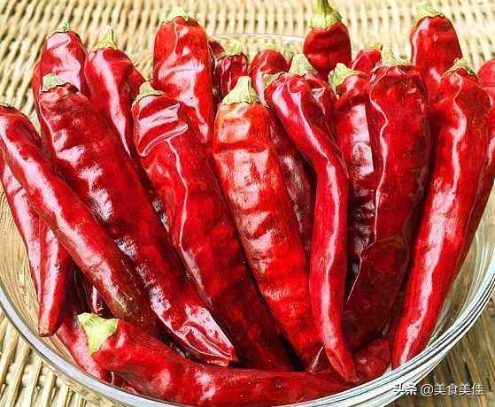虎皮青椒是哪里的菜(虎皮青椒酿肉是哪里的菜)