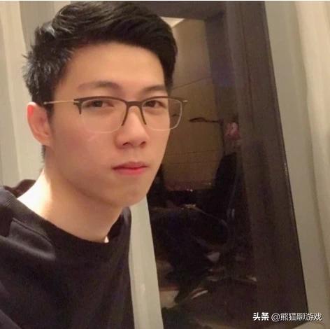 lol：虎牙主播自称韩服第一武器,国服白银局被打成1-13,还嘴硬找理由,你如何评价？