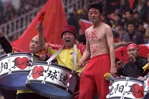 马尔代夫消失:01年，米卢率领国足10：1大胜马尔代夫，为什么还被骂是骗子