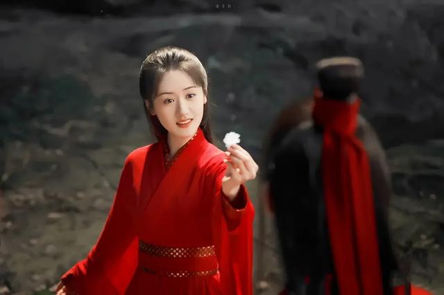 周冬雨我太娘了:《奇葩说》中的周冬雨说自己因为一两句话被骂惨了，她说了什么？