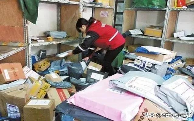 请问大家现在开快递店怎么样？一个月收入能上万吗？