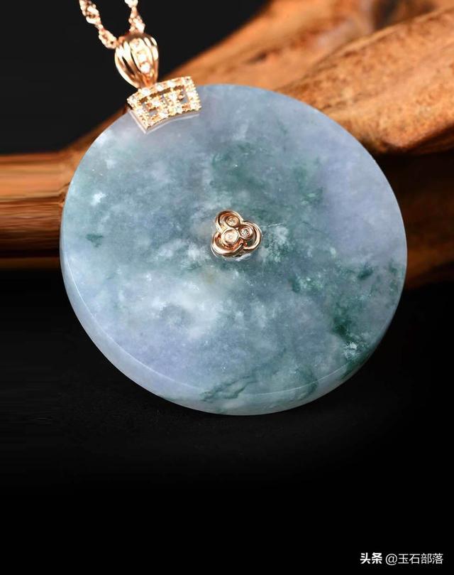 和田玉有裂纹能养好吗,和田玉有裂，价值有多大影响？