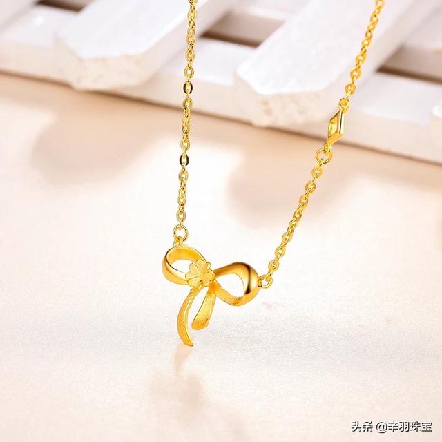 小邹菊项链:小邹菊还是小雏菊 月薪5000元以下的普通白领能买得起的珠宝品牌有哪些？