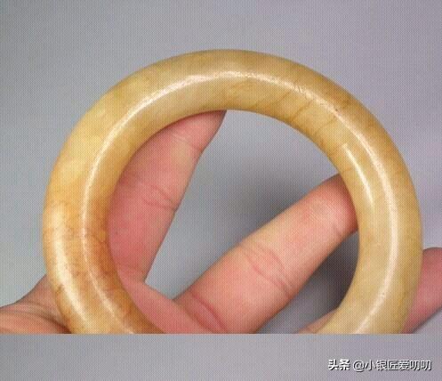 玉手镯图片大全,请问这个玉手镯怎么样，是不是正品？