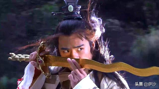 为什么总感觉令狐冲是六大长篇里除韦小宝外金庸笔下最菜的男主？