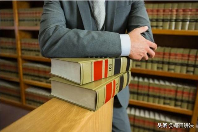 孙杨新女友:为什么孙杨这事媒体话锋一转，都不再支持孙杨。对孙杨母亲不满？