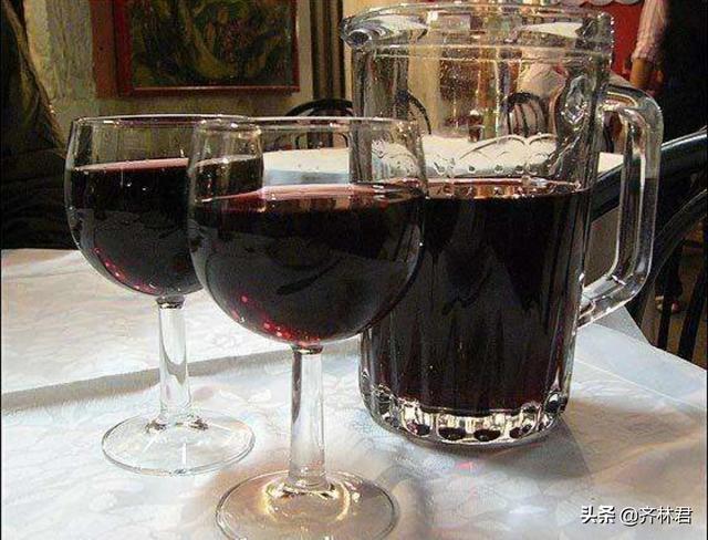 葡萄酒酸了还能喝吗，自酿的葡萄酒变得和醋一样酸怎么办？还能饮用吗？