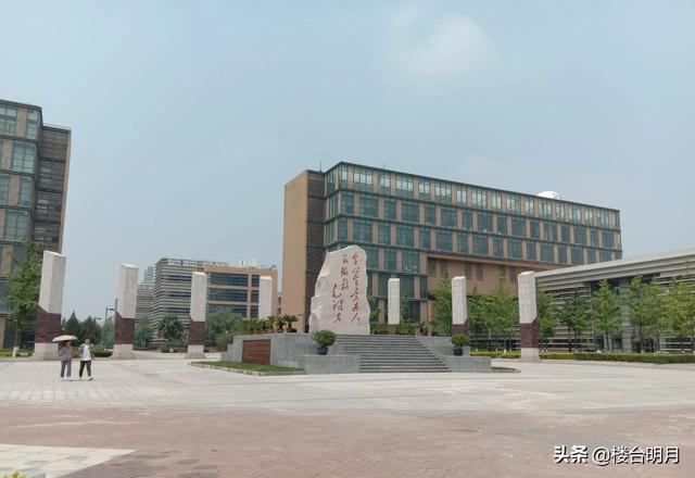 为什么有的孩子读大学后从不主动和家长联系