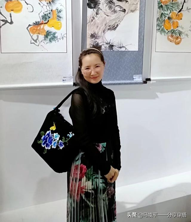 一条百褶裙,如何从秋冬美到春天？