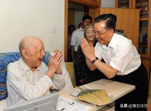 江苏高考状元无缘报考清北，我们的教育应该培养全才，还是专才？
