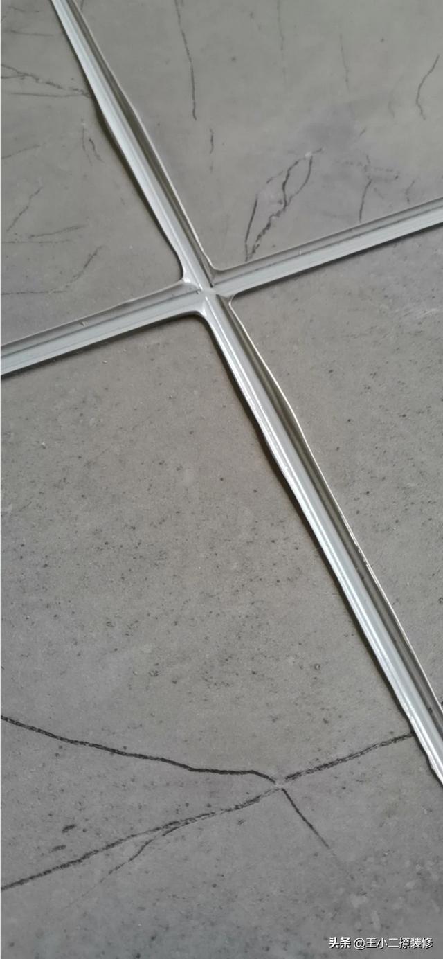 灰色瓷砖配什么颜色美缝剂?-惠修网