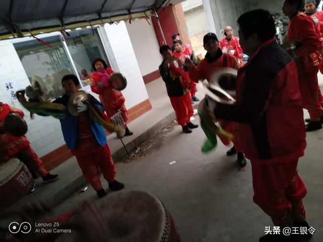 为什么爷爷坟墓只旺孙女,在农村为什么有些老人更爱长孙？