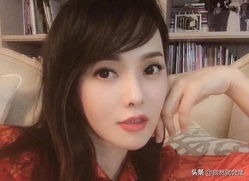 秦昊问万茜我不是男神吗:到目前为止，你还会觉得伊能静跟秦昊之间不是真爱吗？为什么？