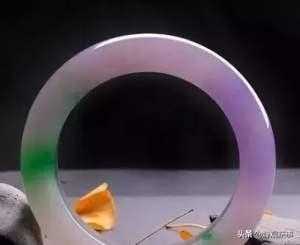 6000元春带彩手镯,为什么有些玉镯才卖一两百元？