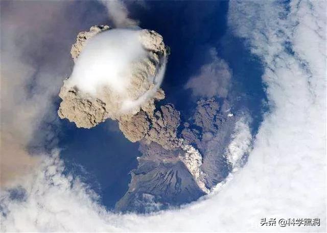 广州ufo事件:你有没有发现最近四五月份世界各地都频繁出现UFO这是啥预兆吗