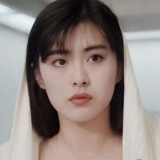 朴敏英承认整容:如何看待逼别人承认自己整容的行为