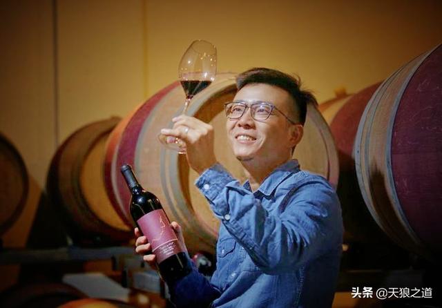 圣比克赤霞珠红葡萄酒，如何拍摄一组体现红酒文化的照片（不能肤浅地只拍酒瓶子）