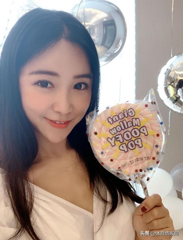 宋美娜:王思聪直播首秀，一群月薪3000的网友给富豪打赏，你怎么看？